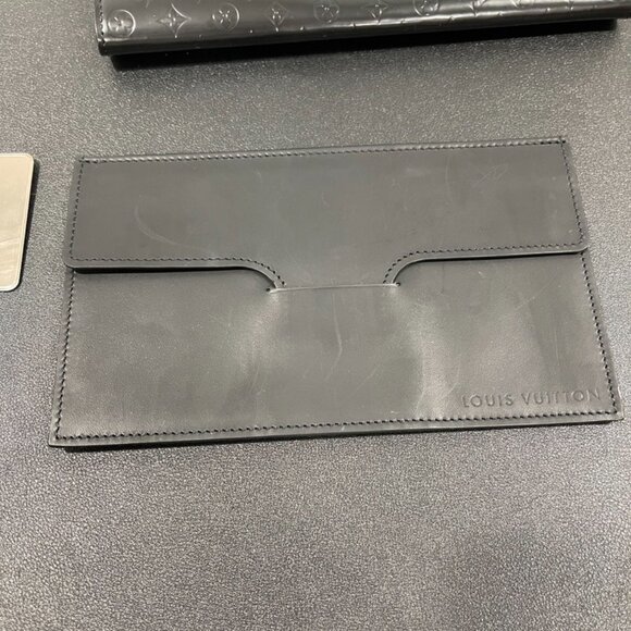 Louis Vuitton Monogram Glace Anouchka Pochette MM Black (144696) - Picture 6 of 8